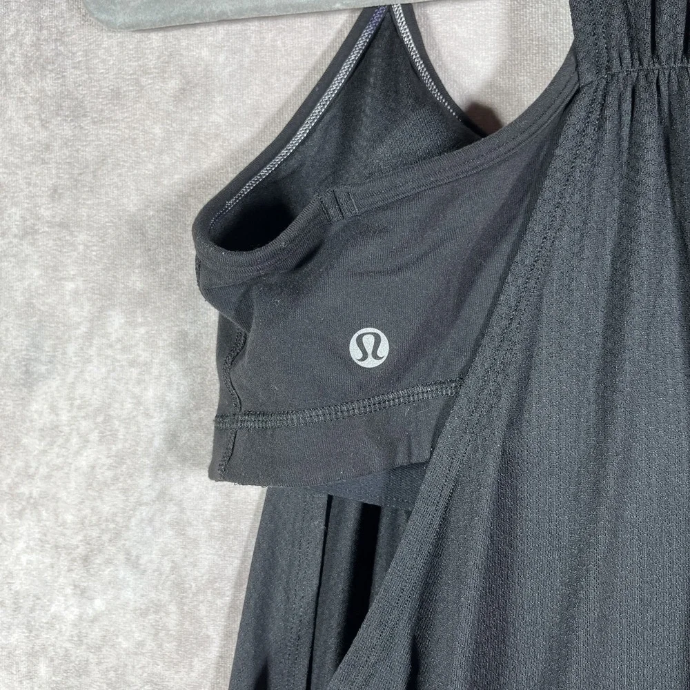 Lululemon No Limits Tank Top Womens 8 Black Racerback Shelf Bra Yoga Gym LW1575S